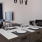 Moonlight Terrace - Panoramic Views, Luxe Comfort By Flat Mаnаger * סנט קונסטנטין והלנה
